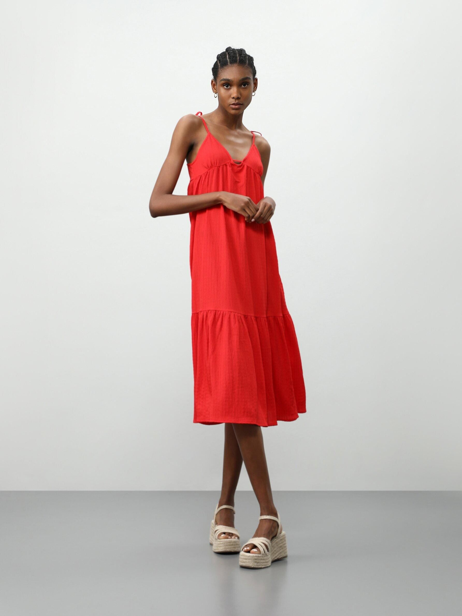 Vestido rojo de Lefties.