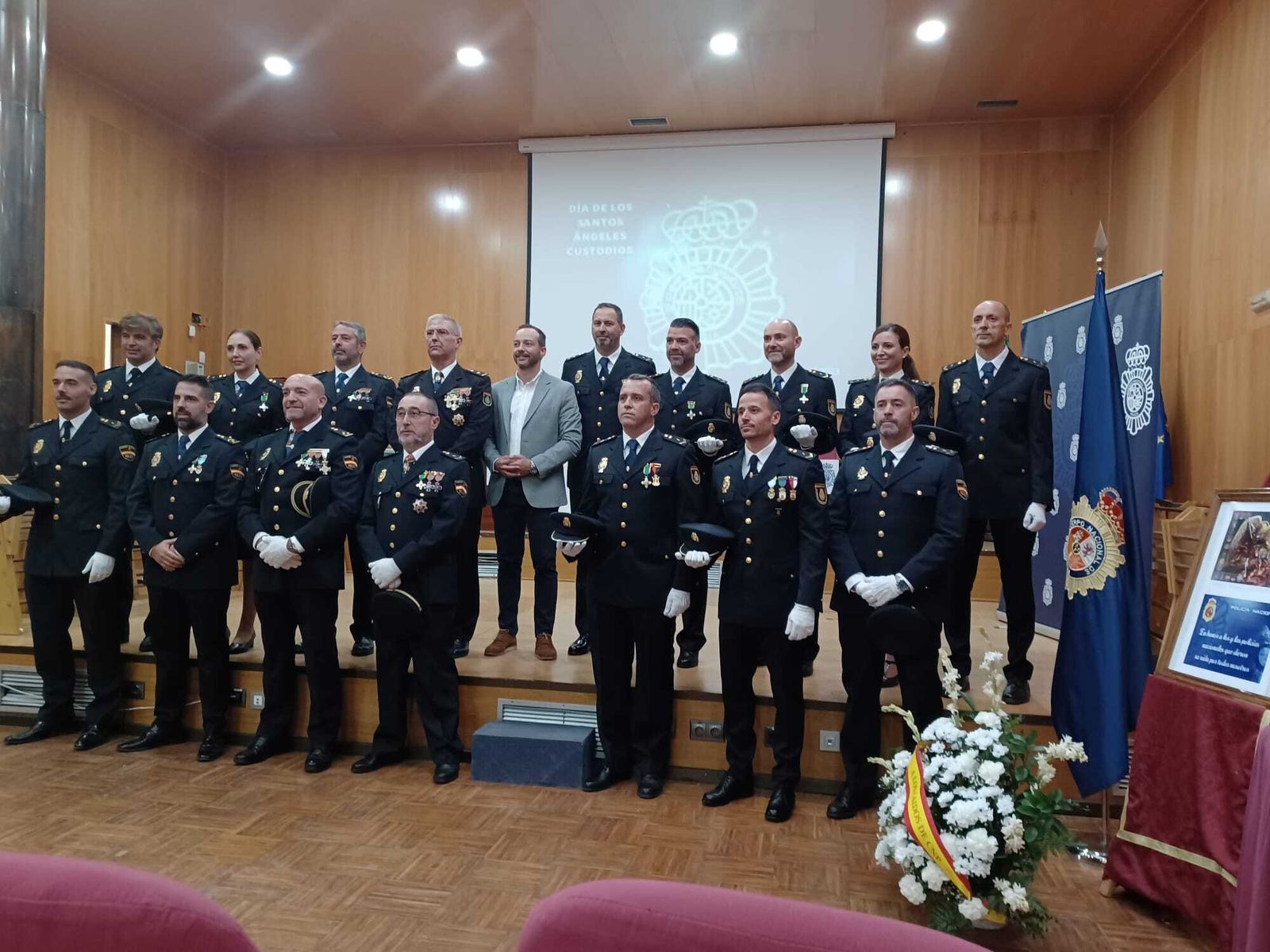 Celebración del Patrón de la Policía Nacional en Camas.