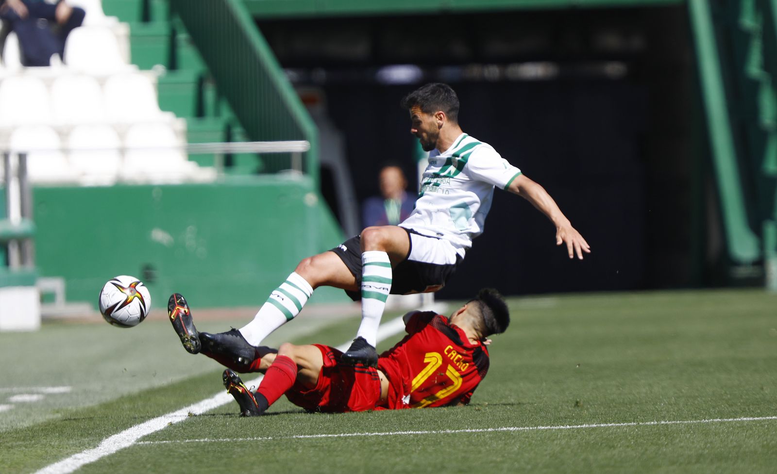 La victoria del Córdoba CF ante el Mensajero, en imágenes