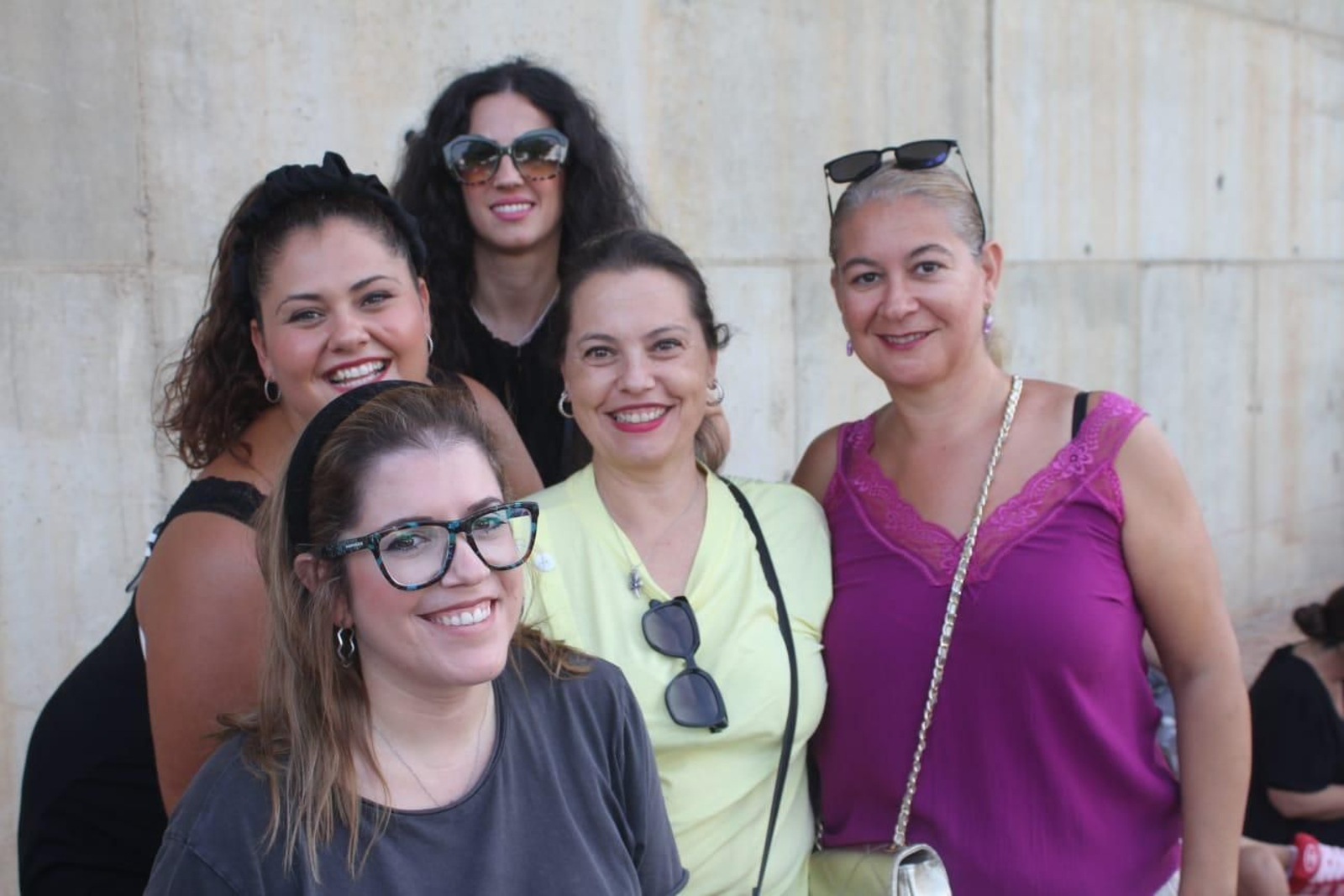 Búscate en el concierto solidario al que acudieron 10.000 personas en Ubrique