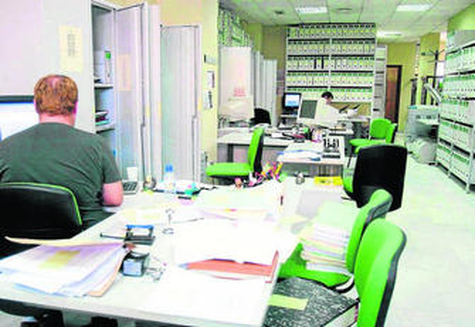 Miles de funcionarios en toda Andalucía verán paralizada su petición de traslado.