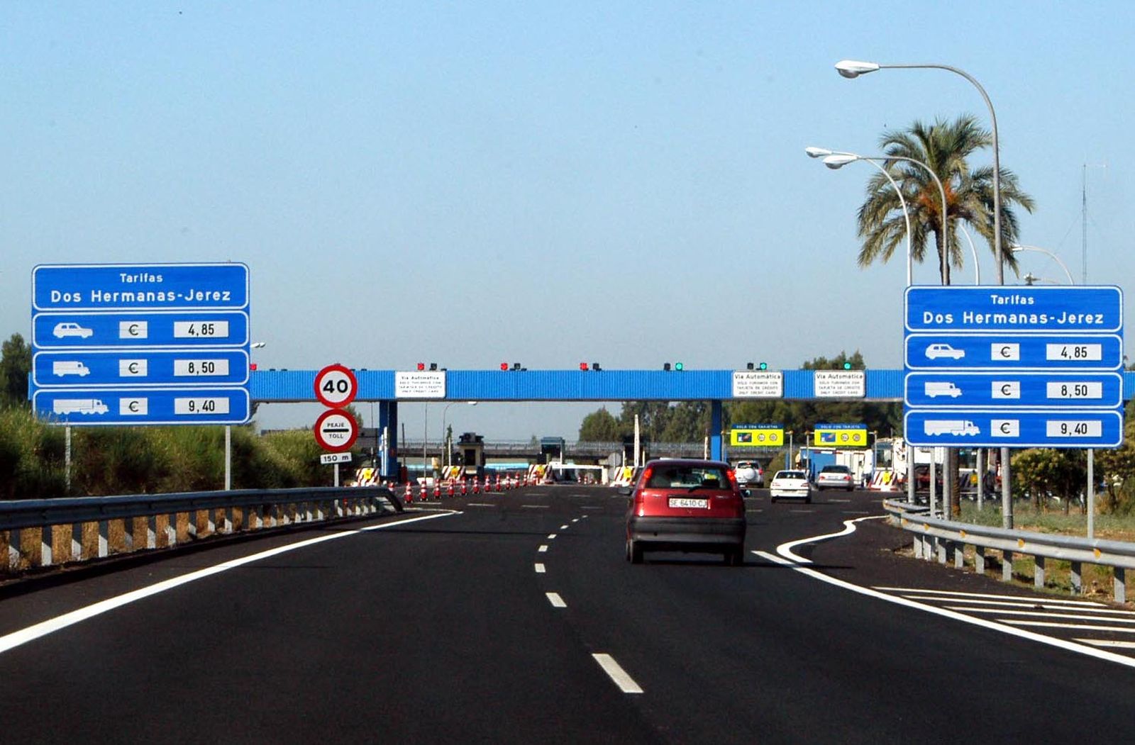 Fomento trabaja con Hacienda para salvar a autopistas de la quiebra