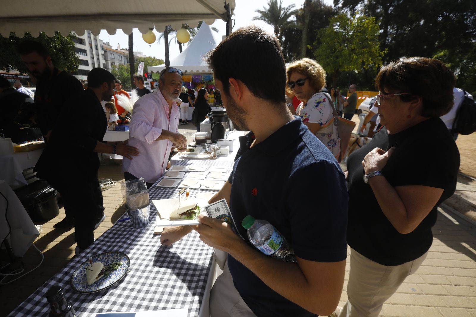 Las tapas del Córdoba Califato Gourmet en el Paseo de la Victoria, en imágenes