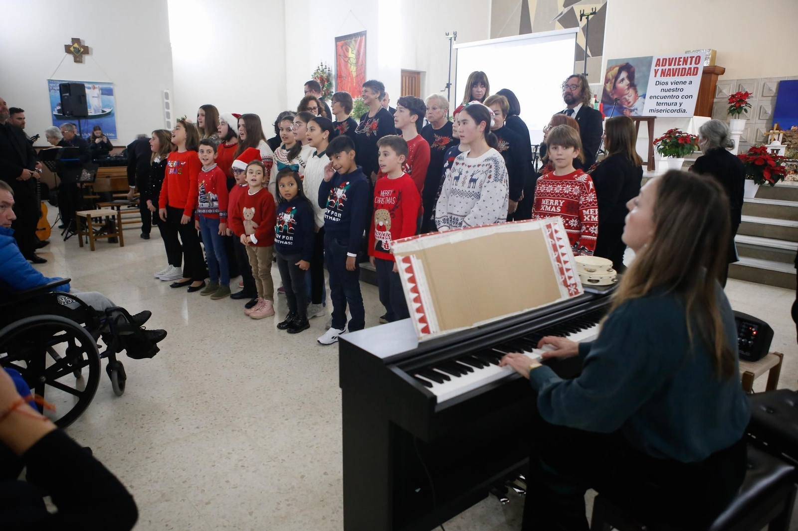Las fotos del homenaje al padre Pedro por sus 50 años de entrega absoluta a la Piñera