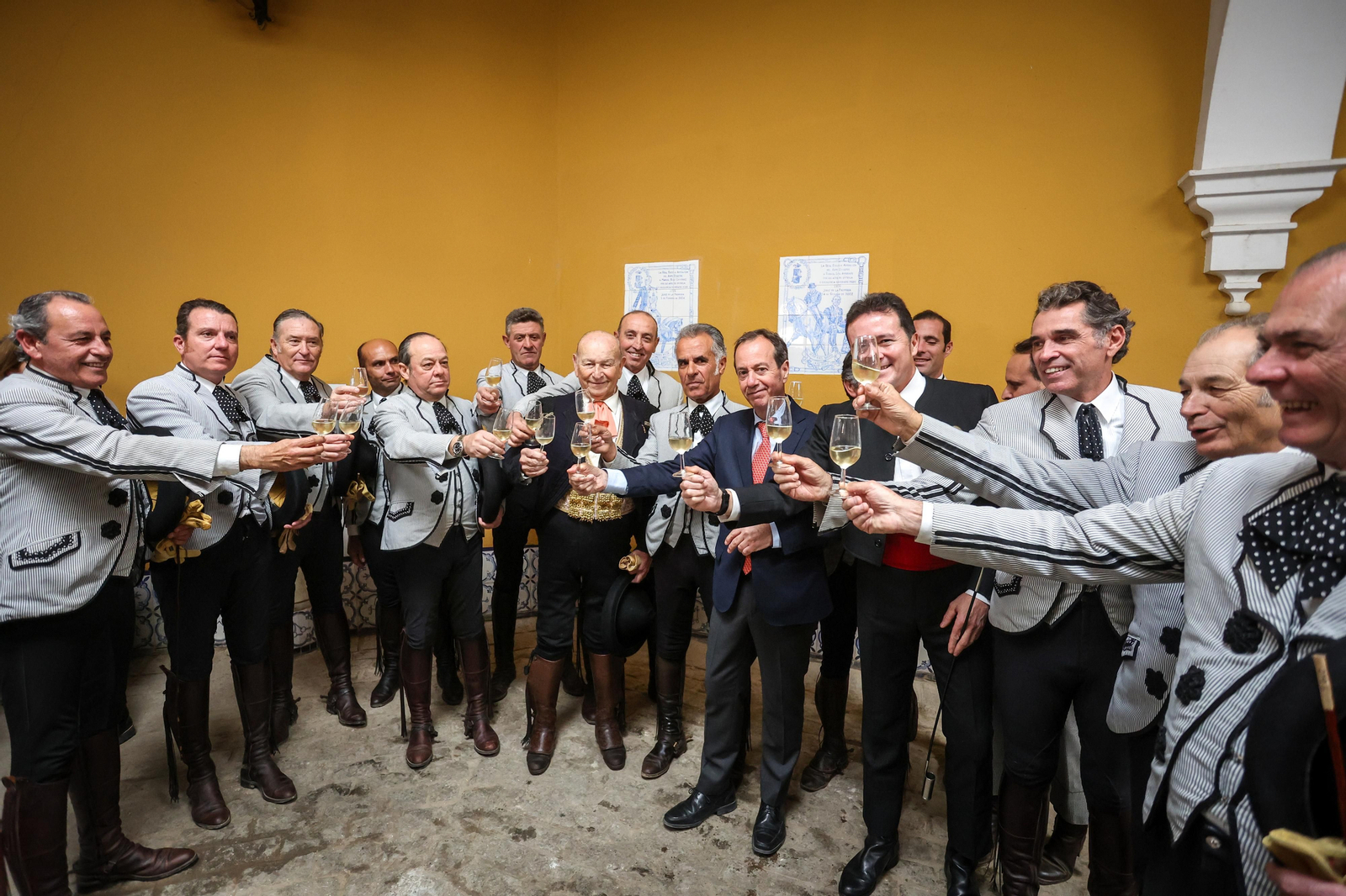 Emotiva despedida del jinete Manolo Ruíz en la Real Escuela