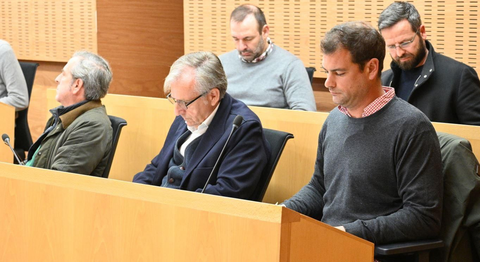 Los ediles de VOX, en primer término, en el último pleno municipal.