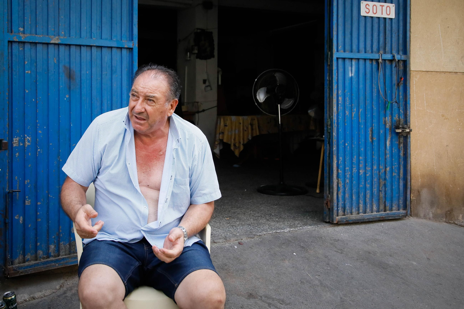 Imágenes de las quejas vecinales ante los cortes de luz en el barrio de pescadería