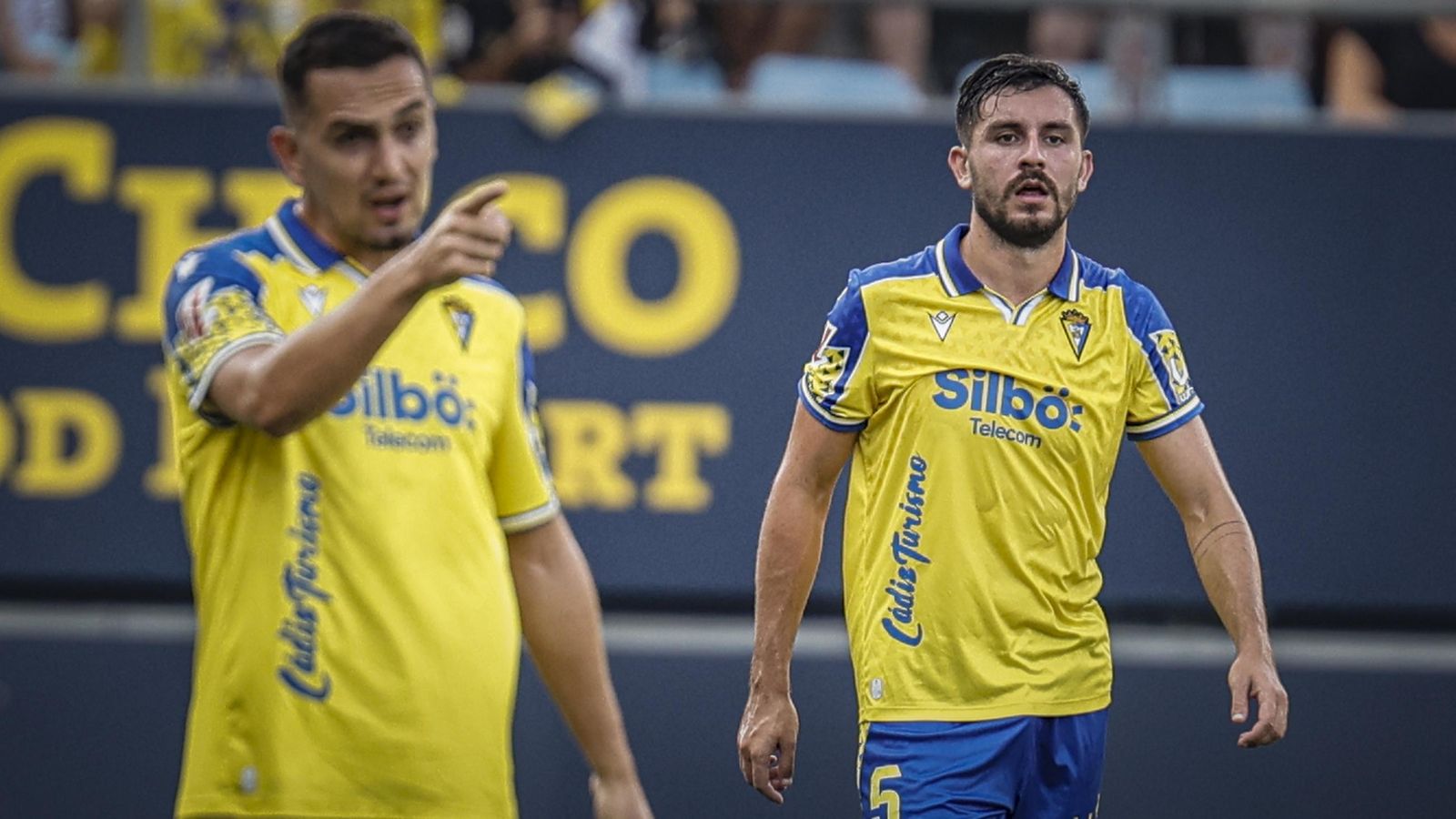 Búscate entre las fotos del partido de fútbol Cádiz CF - CD Tenerife de la Liga Hypermotion