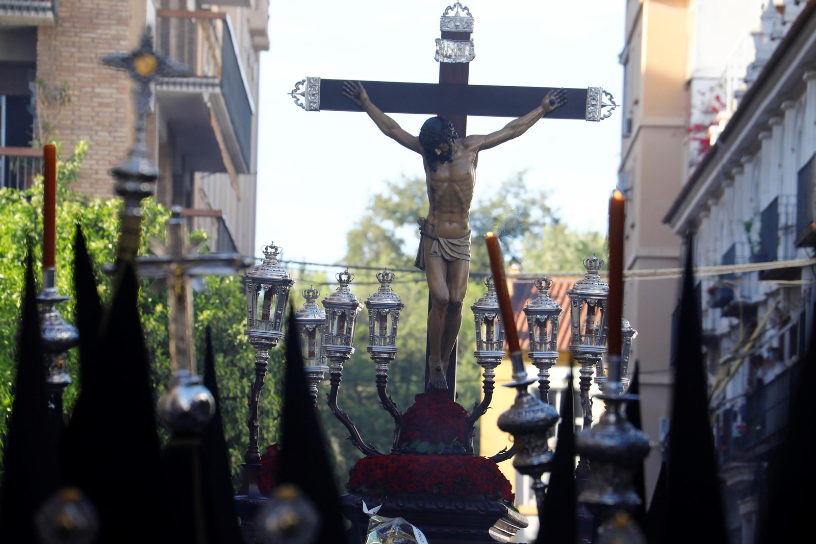 Viernes Santo en Córdoba: la procesión de los Dolores, en imágenes