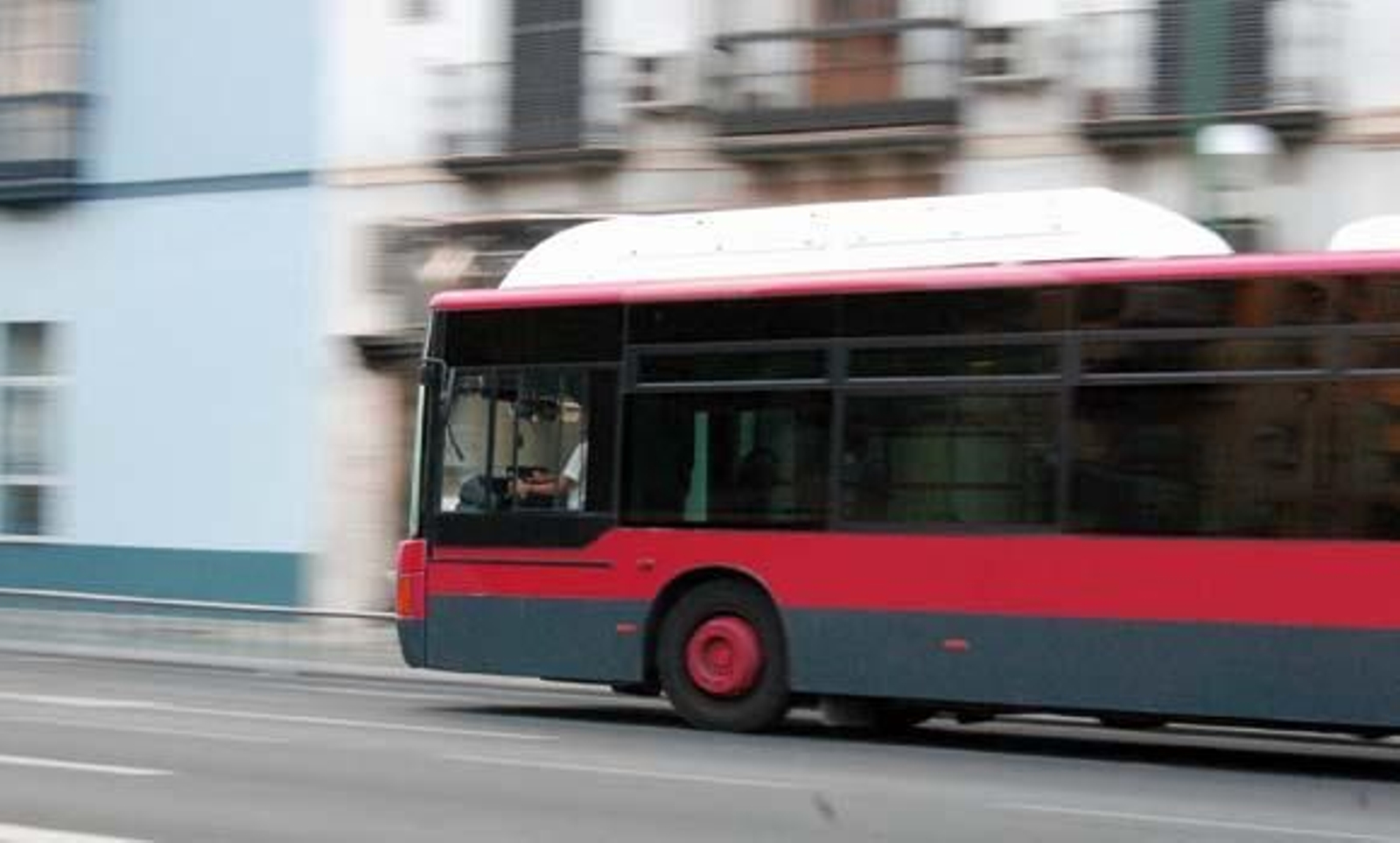 Tecnología para purificar el aire en el autobús urbano