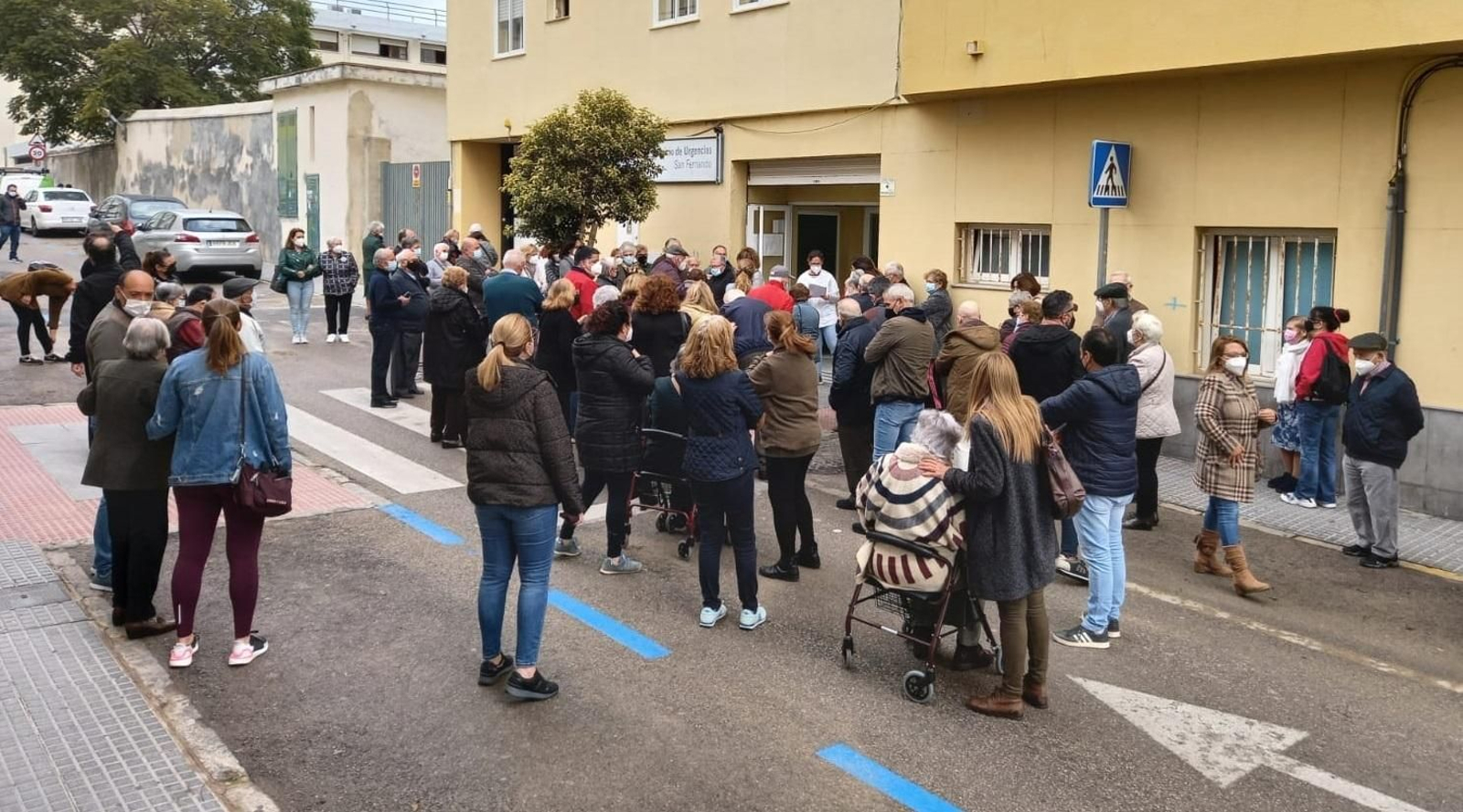Vacunaciones en el centro de urgencias de la calle Tomás del Valle.