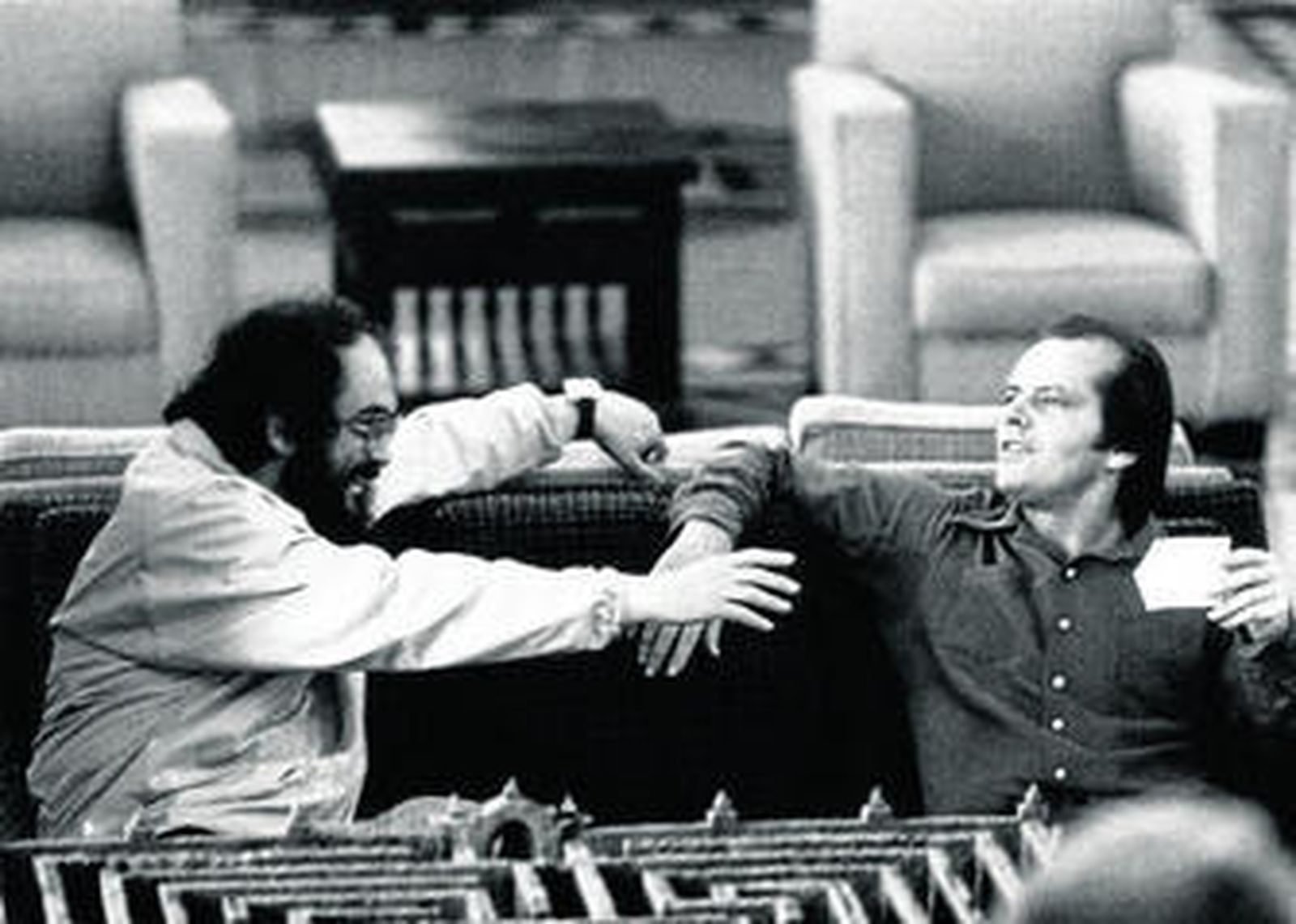 Stanley Kubrick y Jack Nicholson, en un descanso del rodaje de 'El resplandor' (1980).