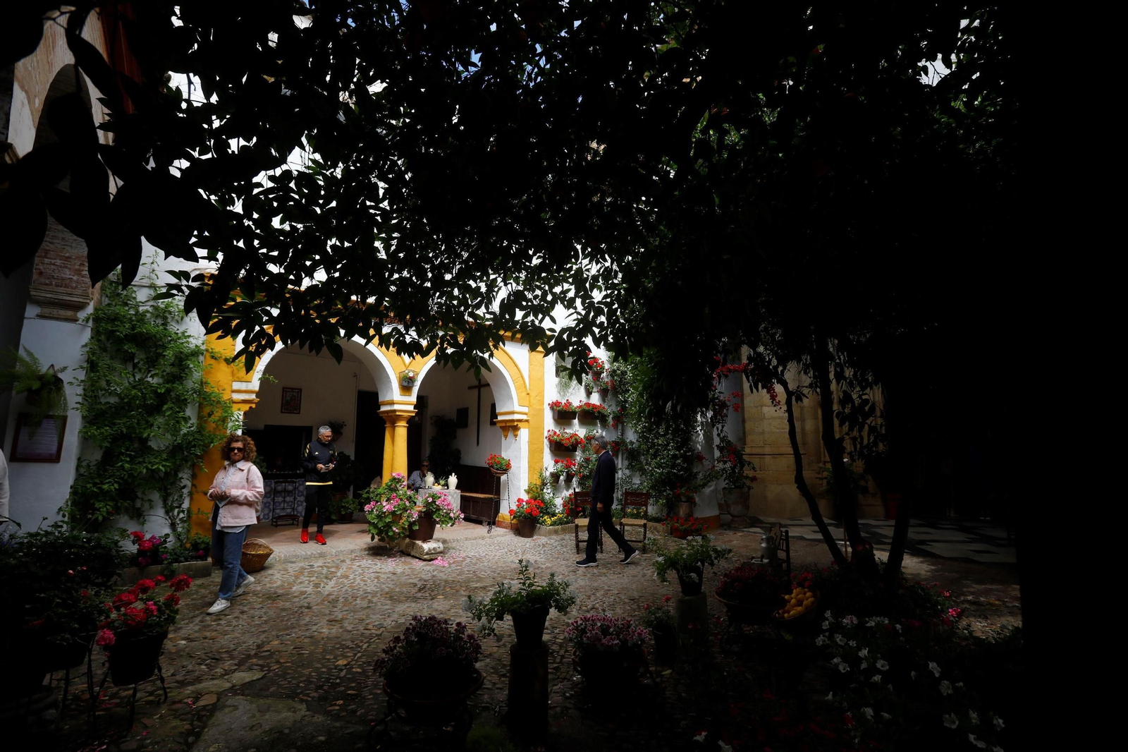 Patio de las Religiosas Jerónimas de Santa Marta y Hermandad de la Misericordia.