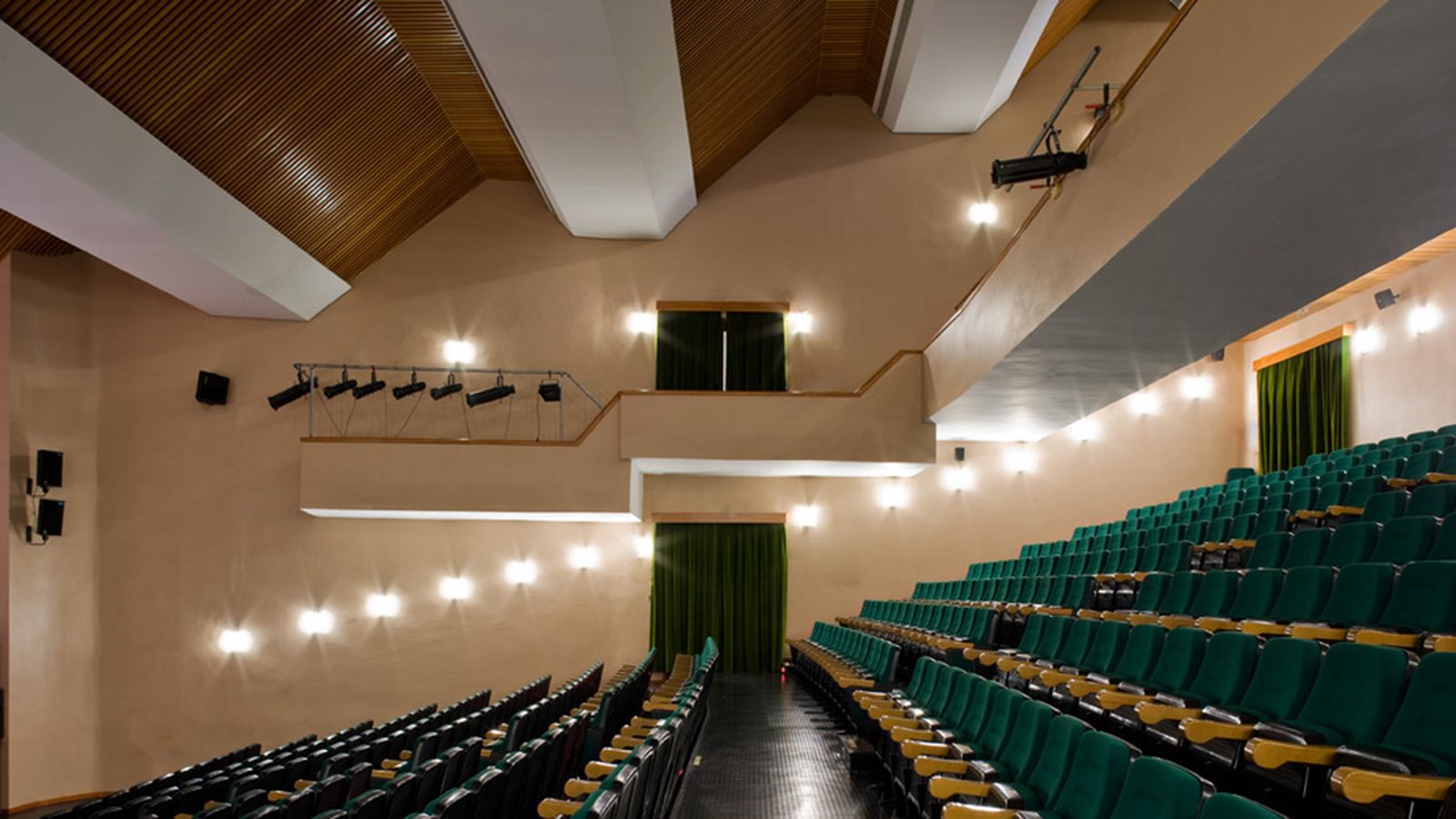 La sala de butacas del Teatro Juan Luis Galiardo de San Roque.