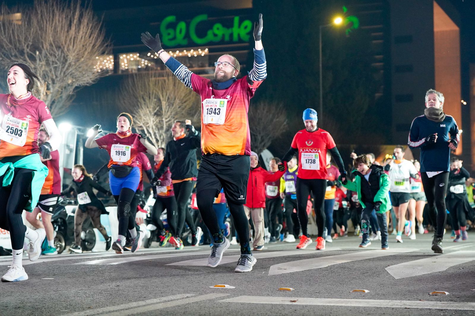 En imágenes: búscate en tu llegada a meta de la Carrera de San Antón 2026 (2)