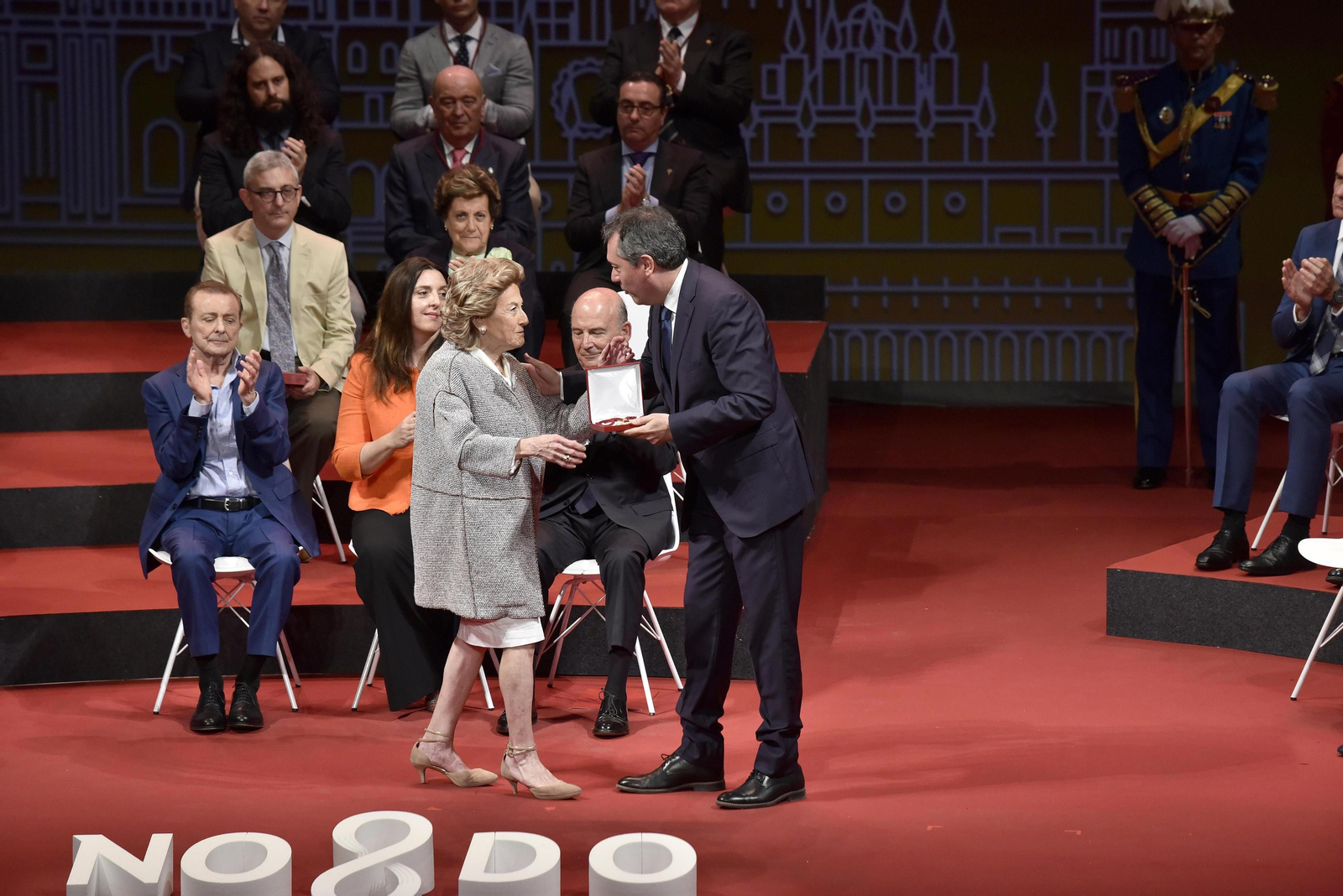 Las imágenes de la entrega de las Medallas de la Ciudad de Sevilla