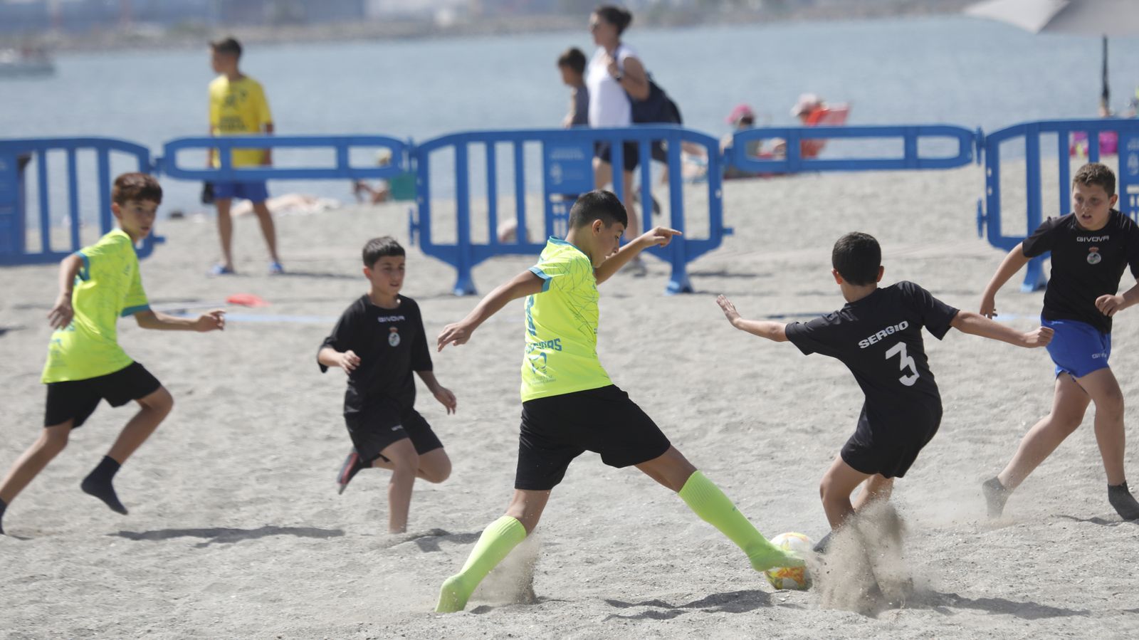 Las fotos de la III Copa Provincial de fútbol playa Ciudad de La Línea
