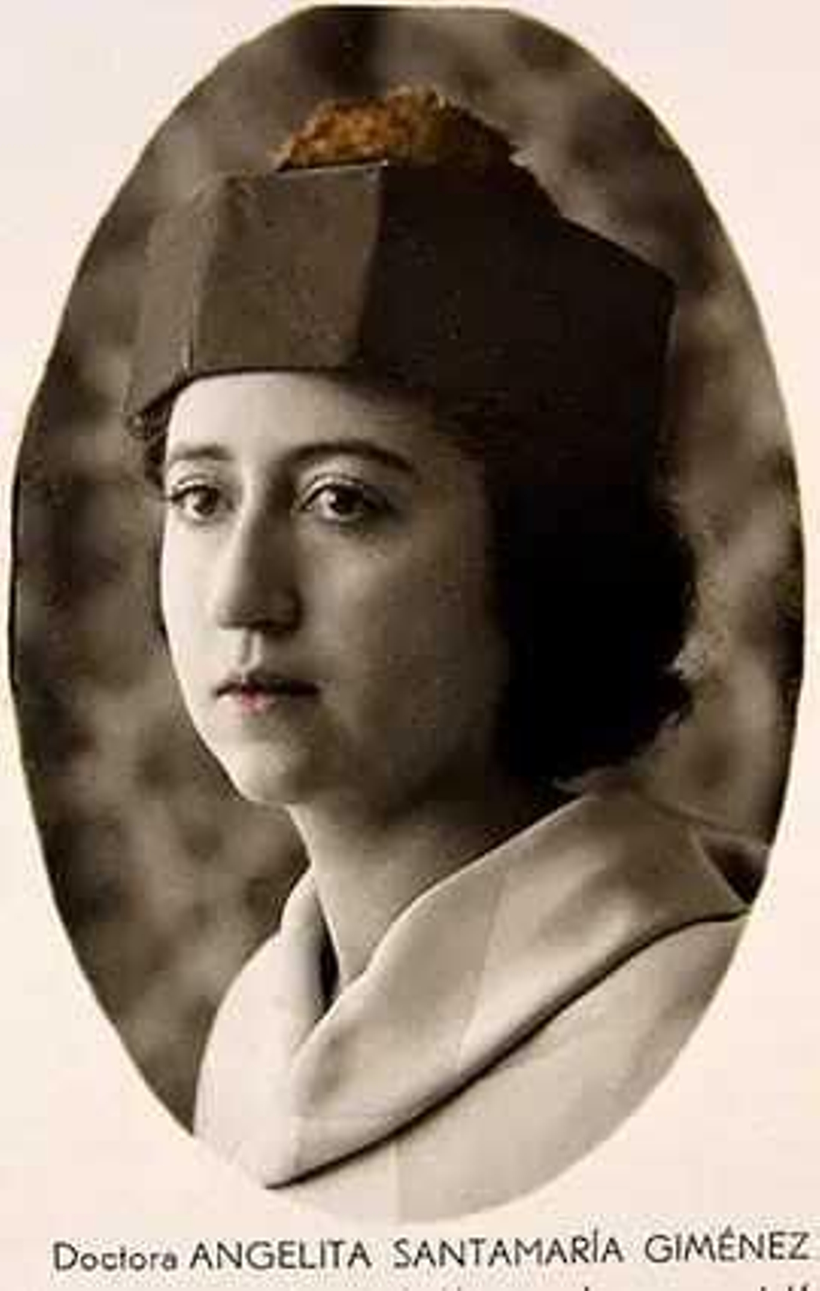 Doña Angelita Santamaría.