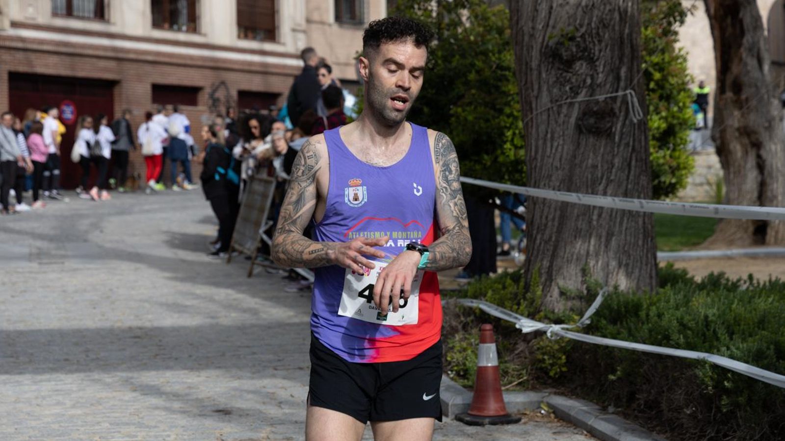 Más de 2.100 participantes corren para promover la salud en Jaén, en imágenes (1)