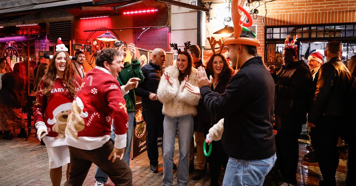 Granada se echa a la calle para celebrar la Tardebuena: las imágenes