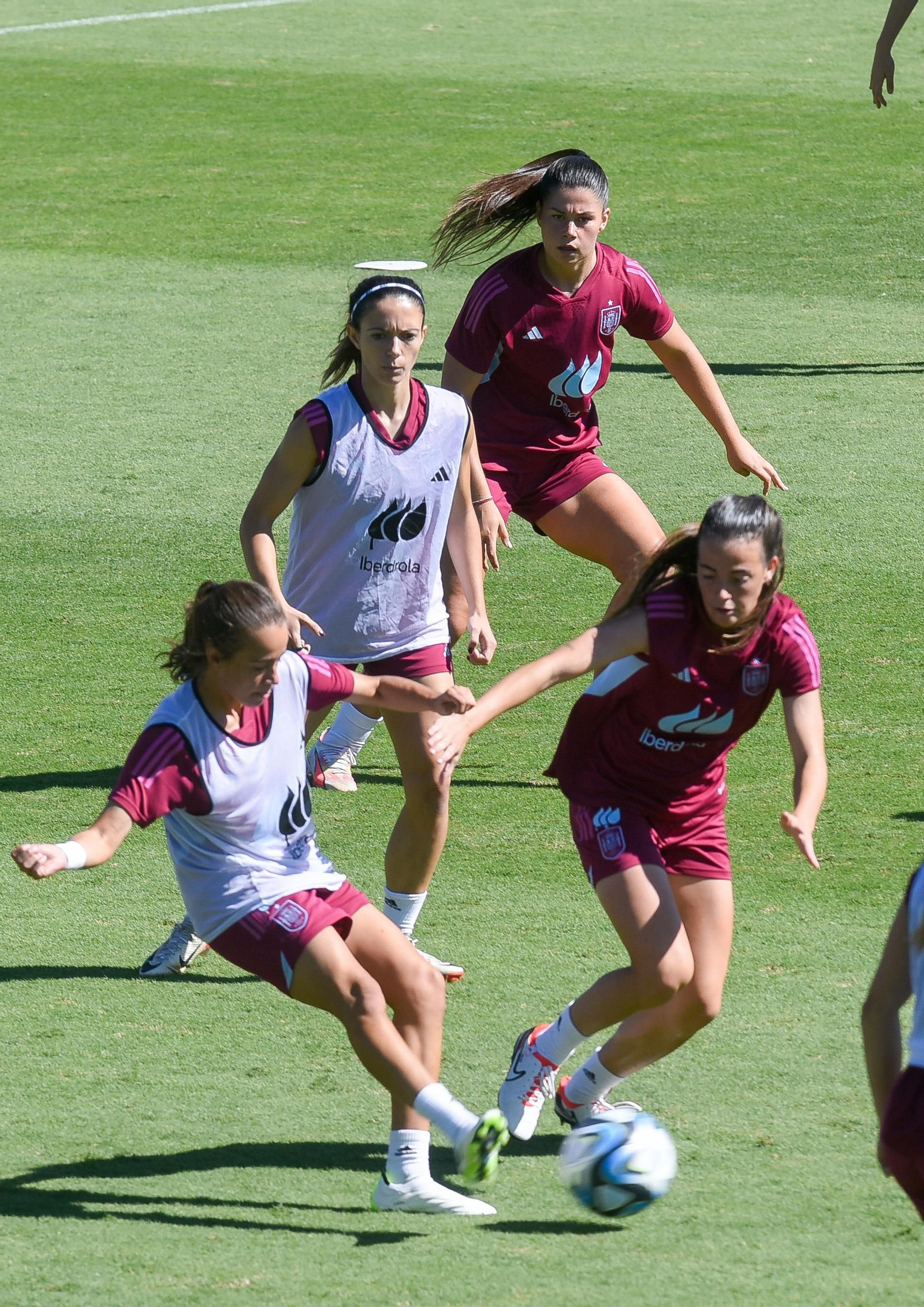 El entrenamiento de la Selección Española Femenina, en imágenes