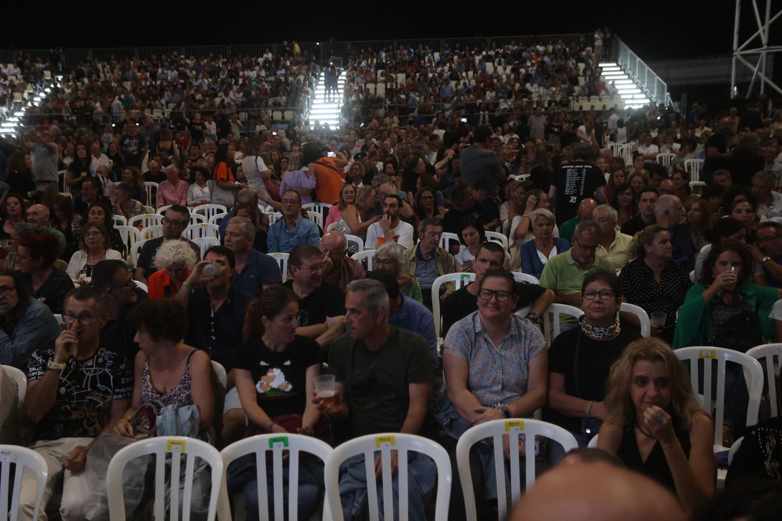 Búscate en el concierto de Miguel Ríos