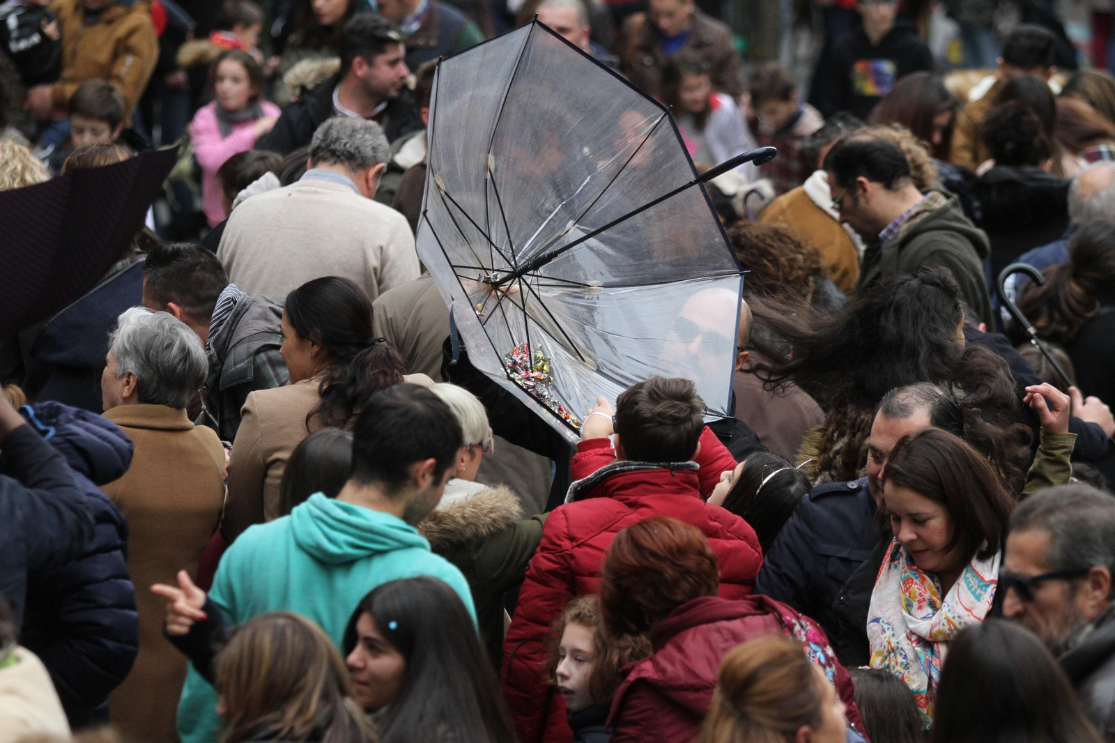 Cabalgata de los Reyes Magos 2018: Melchor, Gaspar y Baltazar adelantan su salida para llenar de ilusión las calles de Huelva