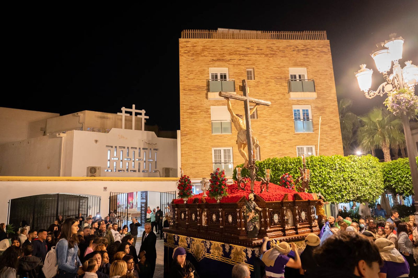 La procesión del Jueves Santo en el Parador de las Hortichuelas, en imágenes