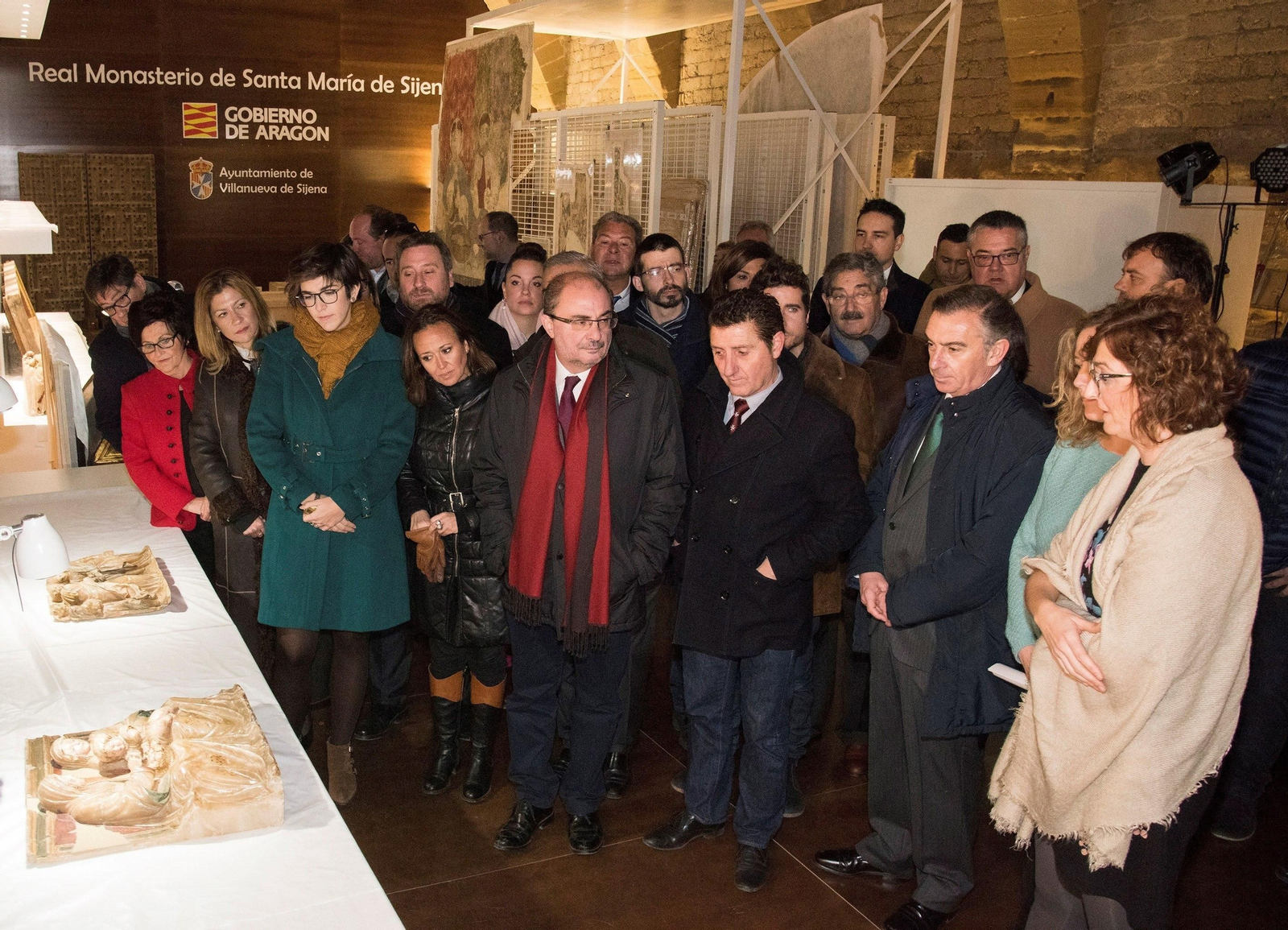 El presidente de Aragón, durante su visita a las obras del Monasterio de Sijena.