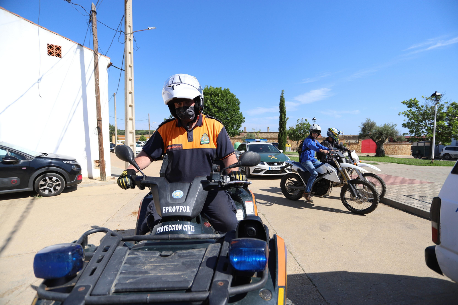 Imágenes de la búsqueda del joven desaparecido en Candón