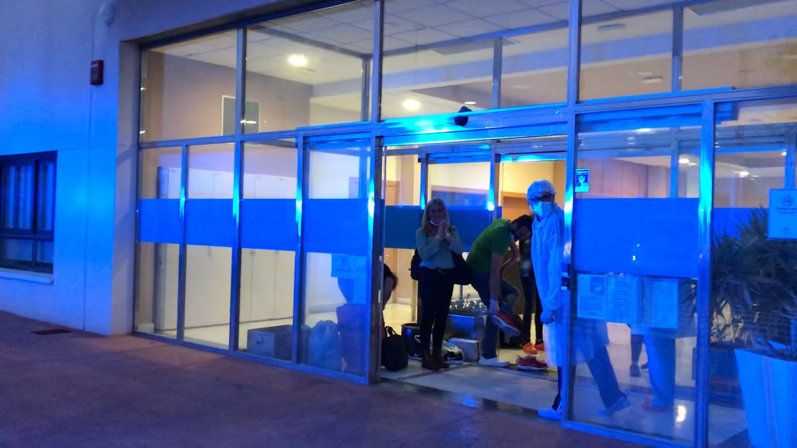 Salida tras confinamiento de 45 días de trabajadores de FAAM en imágenes