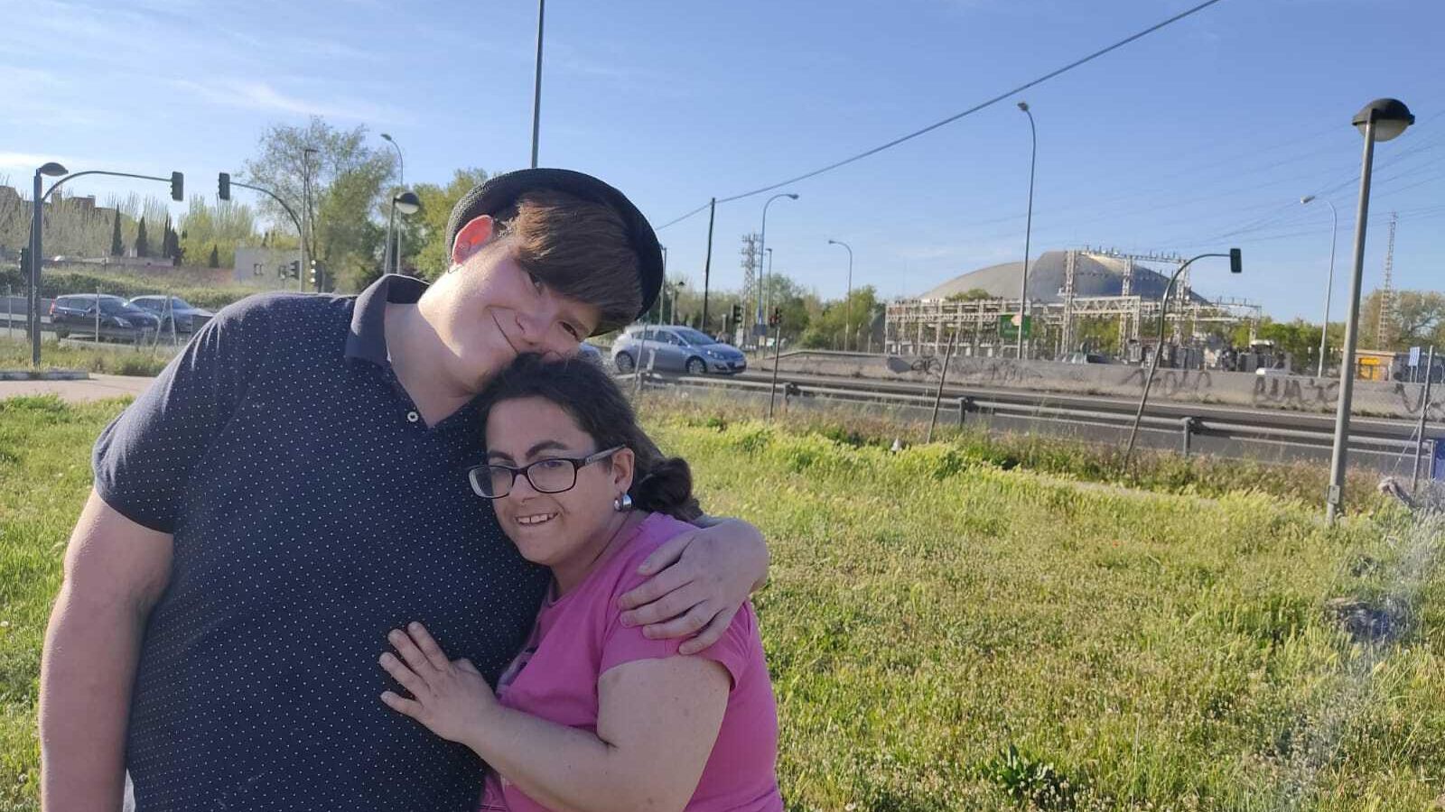 Libertad Ruiz junto a un compañero.