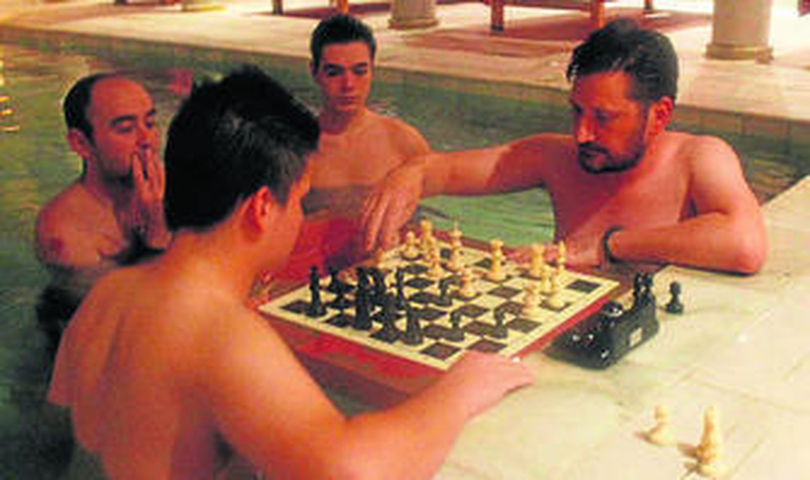 Los jugadores, ayer en los baños árabes.