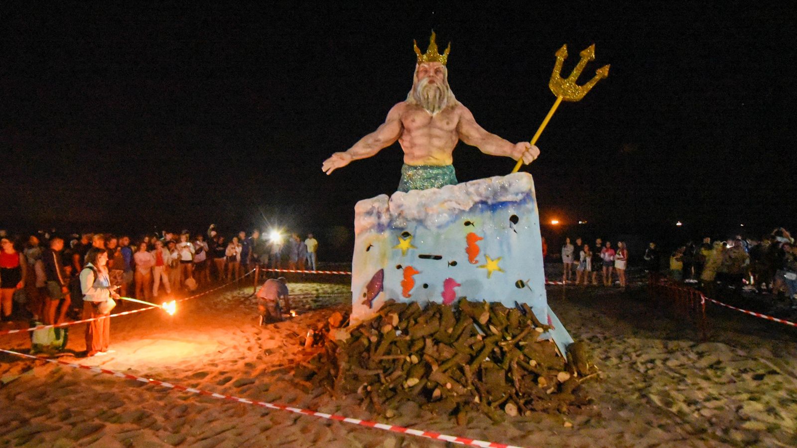 Fotos de la hoguera de San Juan en La Línea
