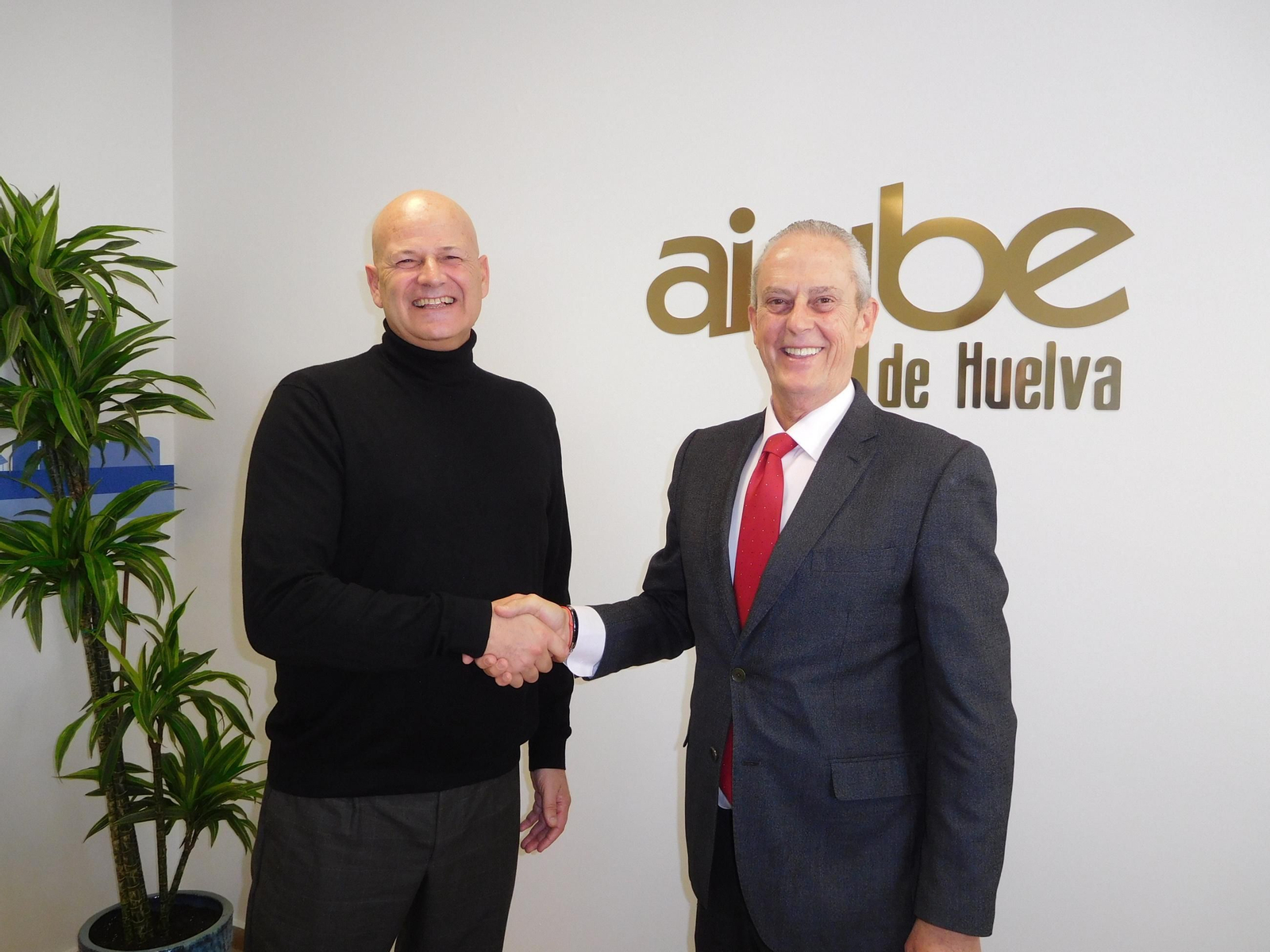 Frédéric Le Brun, director general de Aggreko, y Juan del Olmo, presidente de Aiqbe.