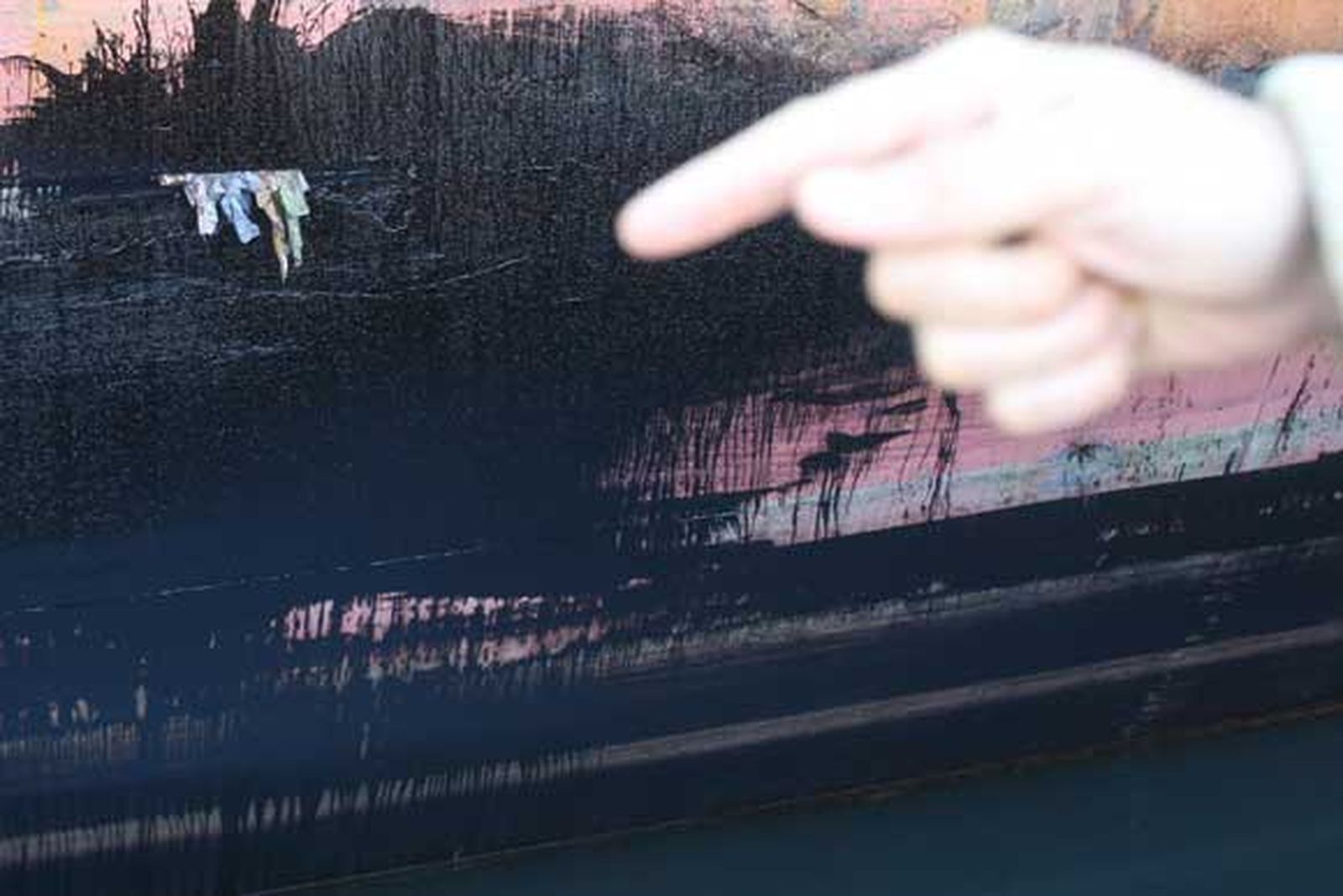 El 'MSC Shenzhen' deja el puerto de Cernaval tras pagar un aval