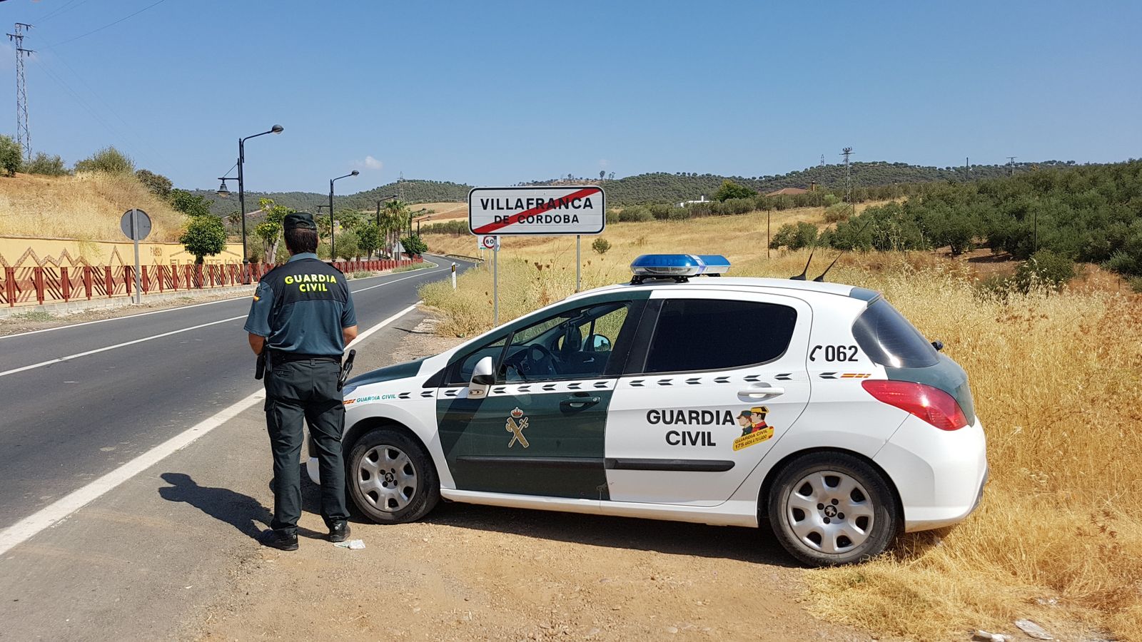 Una patrulla de la Guardia Civil en Villafranca.