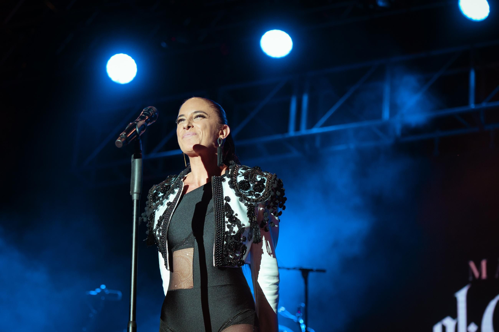 Imágenes del concierto de María Peláe en Trigueros