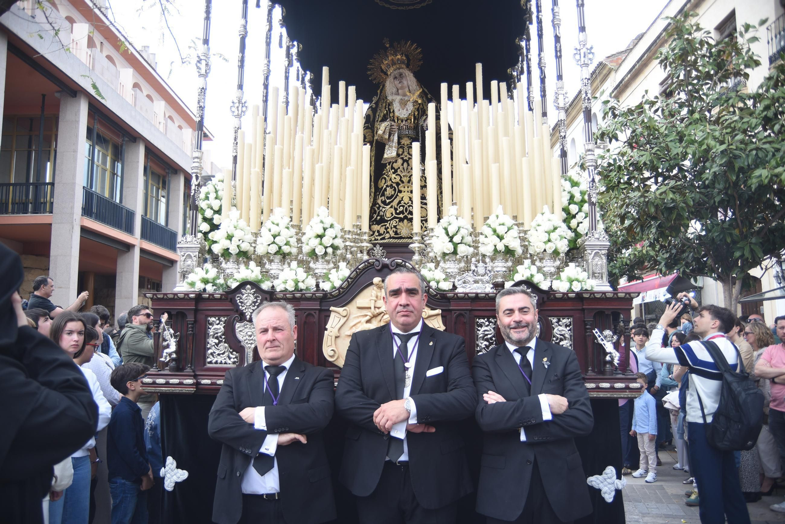 La procesión del Nazareno en este Jueves Santo de Córdoba, en imágenes