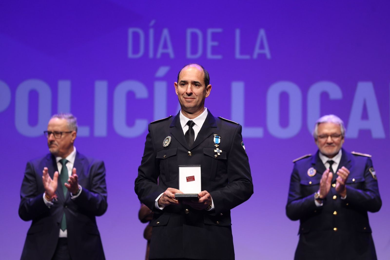 Fotografías de la entrega de honores y distinciones del Día de la Policía Local