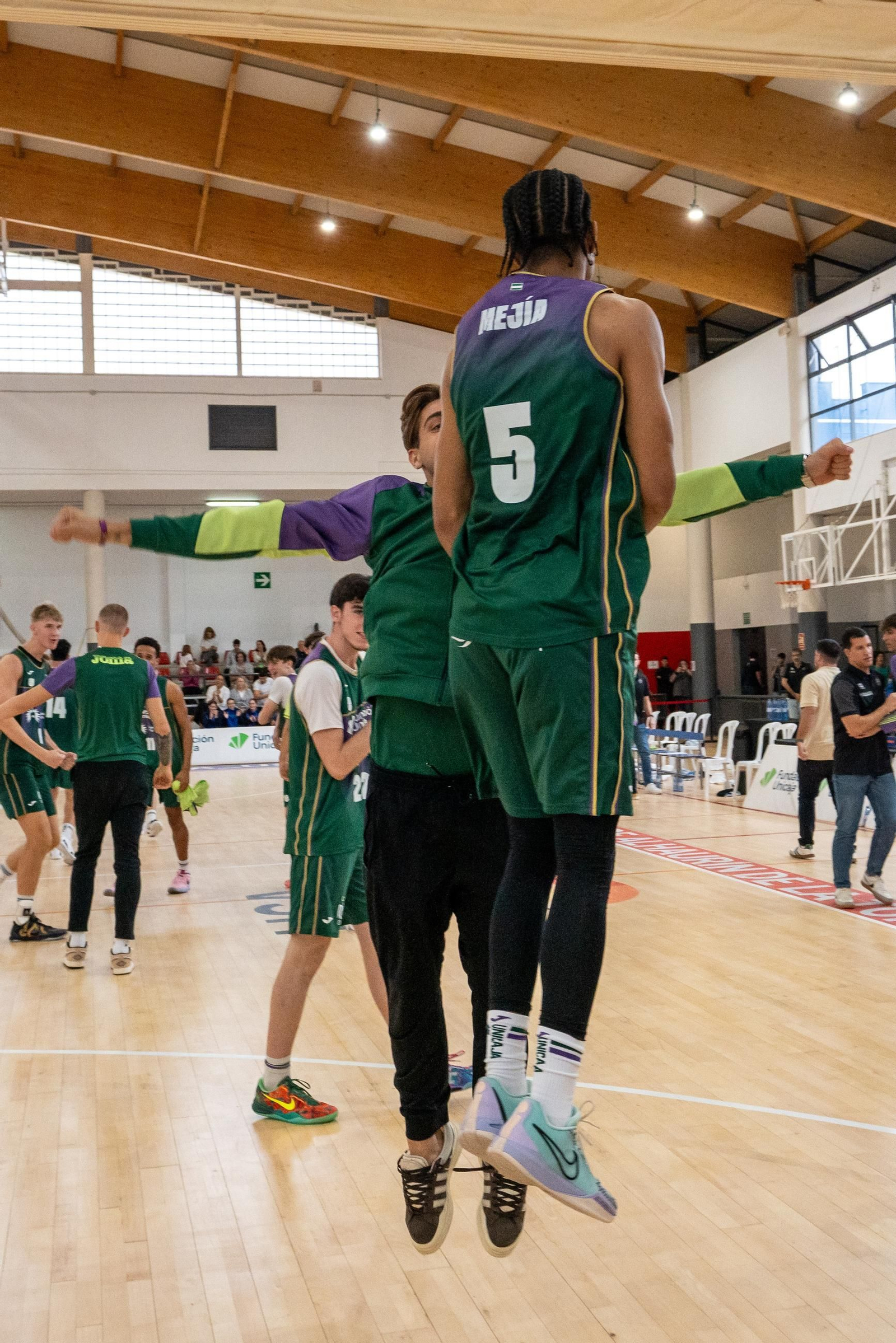 Unicaja Alhaurín de la Torre-Canarias de la Liga U22, en fotos