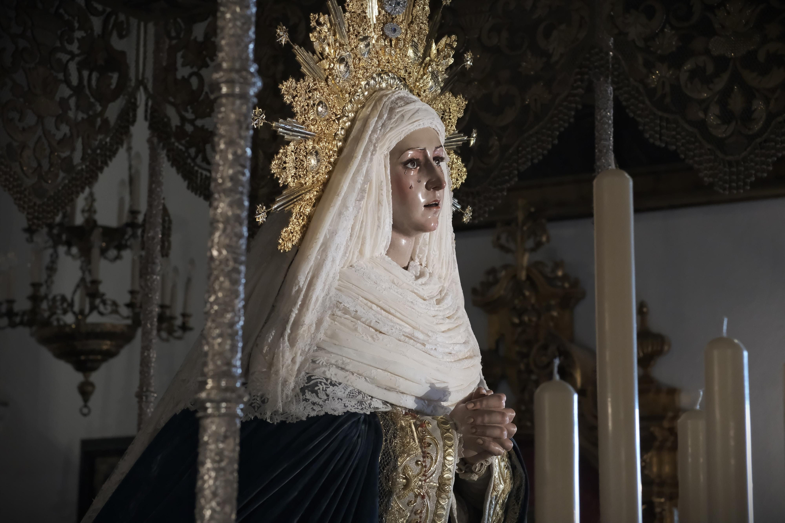 La imágenes de la Virgen de las Aguas del Museo en su palio