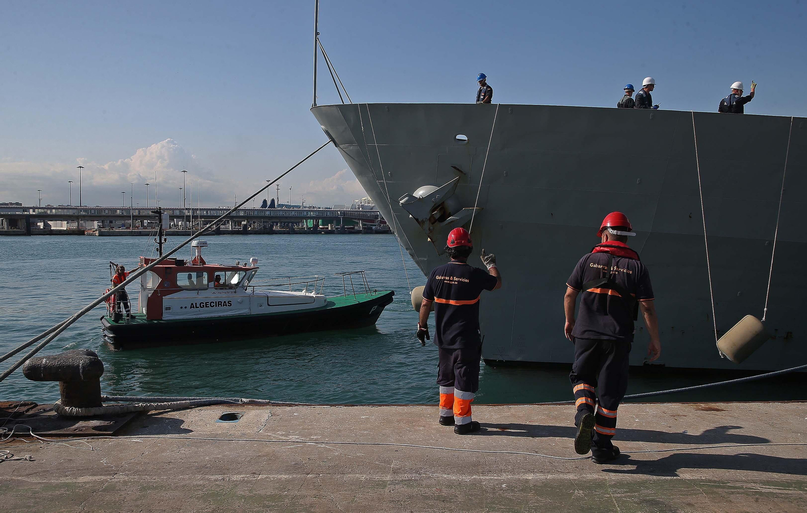 La llegada del patrullero de la Armada 'Centinela' al puerto de Algeciras, en imágenes