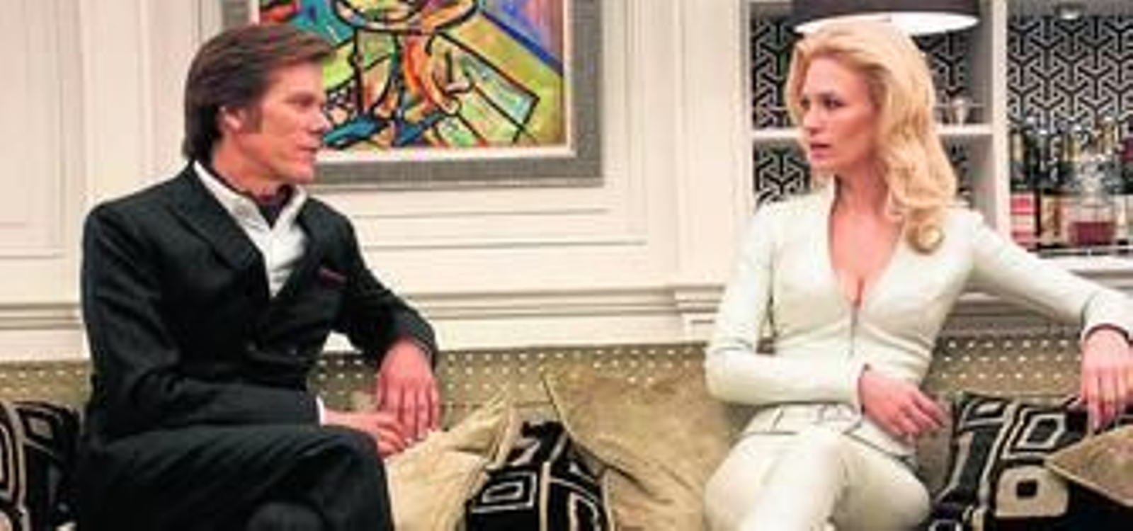 Kevin Bacon y January Jones, en una escena de 'X-Men: Primera generación'.