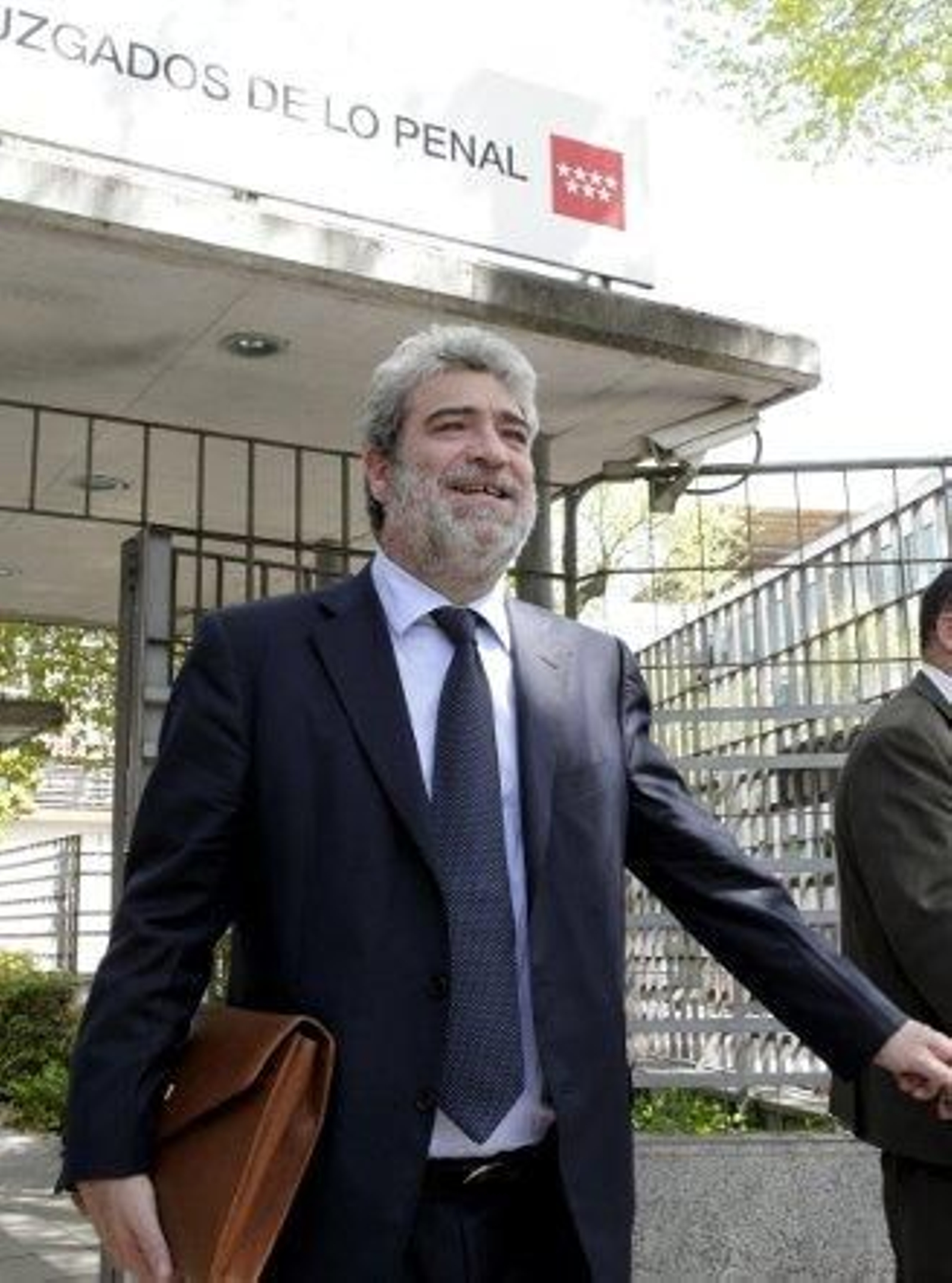 Comienza el juicio contra Miguel Ángel Rodríguez por llamar "nazi" al doctor Montes