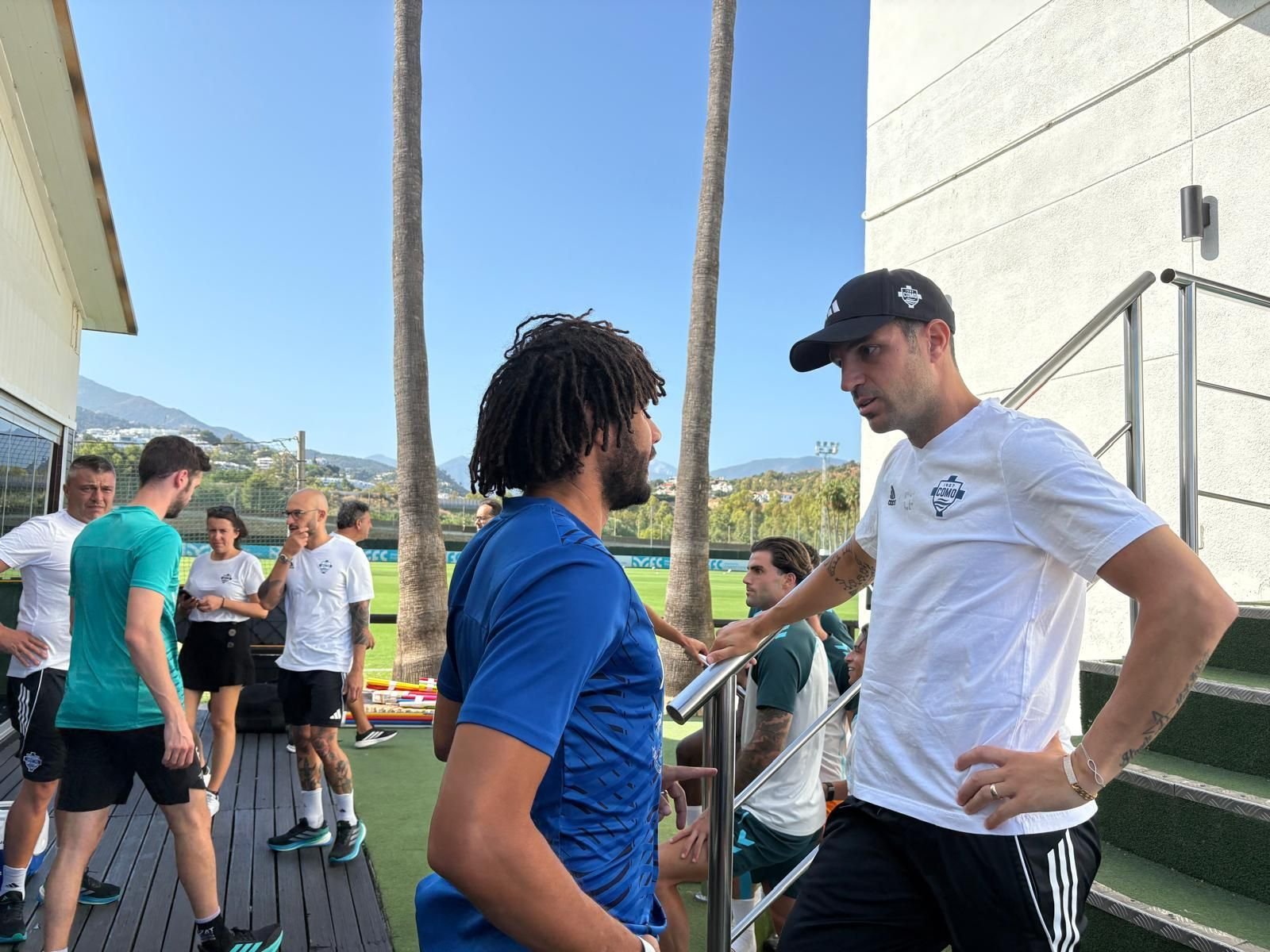 Cesc Fábregas y Fekir, entre los VIPS de Marbella antes del Málaga CF-Al-Wrakh