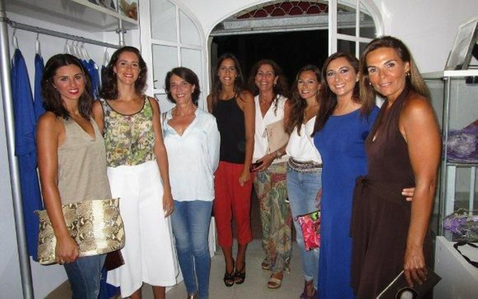 Victoria Fournon, Isabel Fernández de Bobadilla, Maribel Estévez, Rocío Fernández de Bobadilla, María Jesús Estevez, Alba Álvarez, Lola Díaz y Salud  Burgos.

Foto: Ignacio Casas de Ciria
