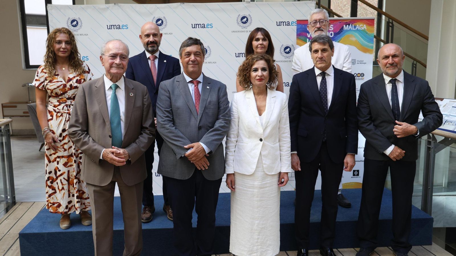 Foto institucional en el Rectorado de la UMA en Málaga