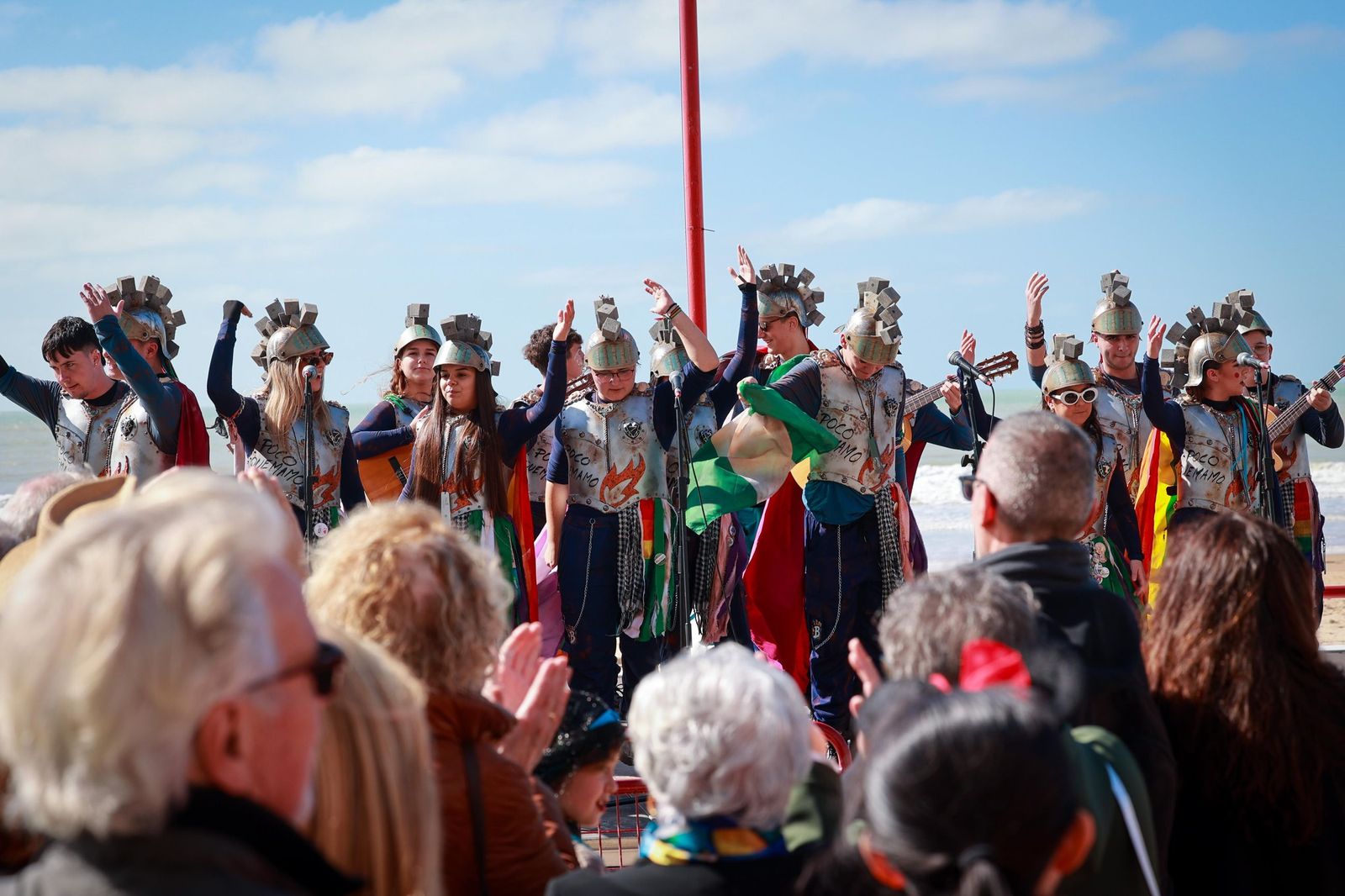 Las mejores imágenes del domingo de Carnaval de Cádiz 2026