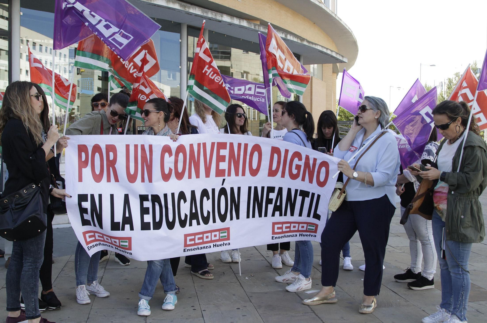 Concentración ante la FOE.